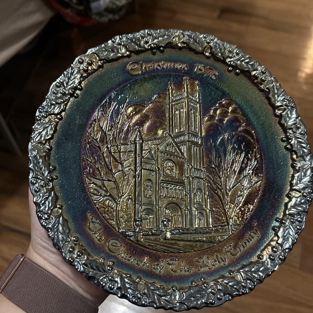 RARE Fenton Glass Plate Christmas in America #9 1978 Church of the Holy Trinity